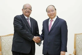 Thủ tướng Nguyễn Xuân Phúc tiếp Bộ trưởng Ngoại giao Algeria, ông Abdelkader Messahel đang thăm và làm việc tại Việt Nam. (Ảnh: Văn Điệp/TTXVN)
