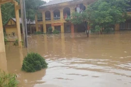 Mưa lũ làm nhiều trường học trên địa bàn xã Tà Hộc, huyện Mai Sơn, tỉnh Sơn La bị ngập úng. (Nguồn: TTXVN phát)