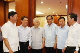 Toàn cảnh ngày làm việc thứ hai của Hội nghị Trung ương 7