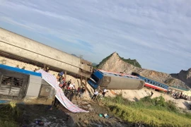 Hiện trường vụ lật tàu hỏa. (Nguồn: TTXVN phát)