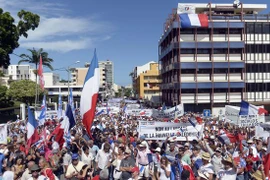 Một cuộc tuần hành ủng hộ Pháp ở Noumea, New Caledonia. (Nguồn: AFP)