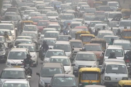 Cảnh ùn tắc giao thông vào giờ cao điểm ở New Delhi, Ấn Độ. (Nguồn: AFP/TTXVN)