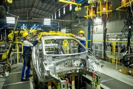 Hoạt động sản xuất tại nhà máy ôtô Hyundai Thành Công. (Ảnh: Hoàng Hùng/TTXVN)