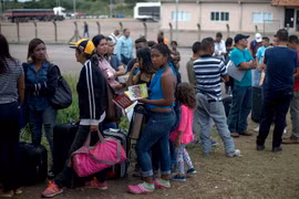 Ảnh tư liệu: Người di cư Venezuela tại thị trấn Pacaraima, bang Roraima, Brazil ngày 28/2. (Nguồn: AFP/TTXVN)