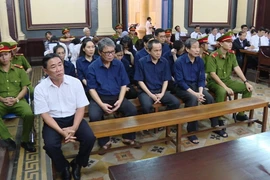 Các bị cáo tại phiên tòa ngày 21/5. (Ảnh: Thành Chung/TTXVN)