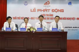 Đại diện ban tổ chức cuộc thi tại lễ phát động. (Ảnh: Văn Điệp/TTXVN)