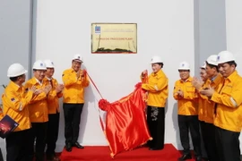 Hình ảnh Chủ tịch Quốc hội dự khánh thành Nhà máy xử lý khí Cà Mau