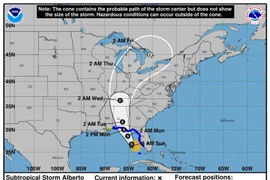 Dự báo vị trí và đường đi của cơn bão Alberto. (Nguồn: NOAA/NHC)