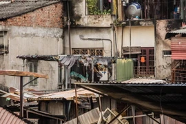 Hình ảnh cuộc sống khó khăn của người dân khu nhà bị cháy ở La Thành