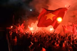 Hàng nghìn người cổ vũ cho Olympic Việt Nam trên sân Lạch Tray. Ảnh minh họa. (Ảnh: An Đăng/TTXVN)