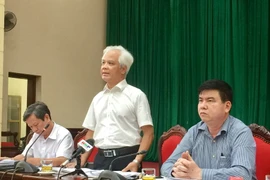 Phó Trưởng ban thường trực Ban Nội chính Thành ủy Hà Nội Nguyễn Thế Toàn phát biểu tại buổi giao ban báo chí Thành ủy Hà Nội thường kỳ. (Ảnh: Nguyễn Thắng/TTXVN)