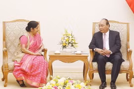 Thủ tướng Nguyễn Xuân Phúc tiếp bà Sushma Swaraj, Bộ trưởng Ngoại giao Cộng hòa Ấn Độ đang có chuyến thăm và làm việc tại Việt Nam. (Ảnh: Lâm Khánh/TTXVN)
