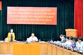 Bà Trương Thị Mai, Ủy viên Bộ Chính trị, Bí thư Trung ương Đảng, Trưởng Ban Dân vận Trung ương phát biểu tại buổi làm việc. (Ảnh: Thu Hoài/TTXVN)