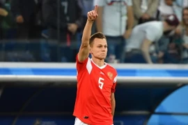 Cầu thủ Denis Cheryshev của Nga mừng bàn thắng vào lưới tuyển Ai Cập trong trận đấu bảng A Vòng chung kết World Cup 2018 ở Saint Petersburg (Nga) ngày 19/6. (Ảnh: THX/TTXVN)