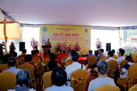 Quang cảnh lễ cầu siêu. (Ảnh: Phạm Kiên/Vietnam+)