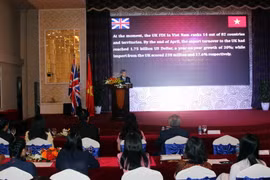 Ông Trần Hùng Việt, Chủ tịch Hội hữu nghị Việt-Anh Thành phố Hồ Chí Minh phát biểu tại buổi lễ. (Ảnh: Xuân Khu/TTXVN)