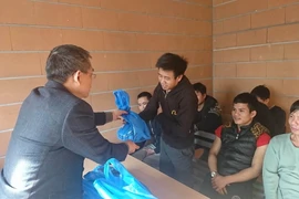 Đại sứ quán Việt Nam tại Pháp thực hiện bảo hộ công dân, tháng 2/2018. (Nguồn: TTXVN phát)