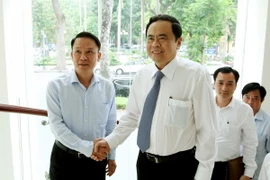 Chủ tịch Ủy ban Trung ương Mặt trận Tổ quốc Việt Nam Trần Thanh Mẫn đến chúc mừng Thông tấn xã Việt Nam. (Ảnh: Nguyễn Dân/TTXVN)
