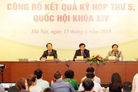 Tổng Thư ký, Chủ nhiệm Văn phòng Quốc hội Nguyễn Hạnh Phúc chủ trì buổi họp báo. (Ảnh: Trọng Đức/TTXVN)