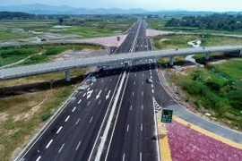 Tuyến cao tốc Hạ Long-Hải Phòng. (Ảnh: Trung Nguyên/TTXVN)