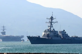 Hình ảnh đội tàu sân bay USS Carl Vinson vào Vịnh Đà Nẵng