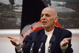 Tổng thống Afghanistan Ashraf Ghani phát biểu tại một cuộc họp báo ở thủ đô Kabul. (Nguồn: AFP/TTXVN)