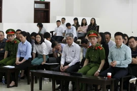 Các bị cáo tại phiên tòa. (Ảnh: Văn Điệp/TTXVN)