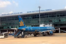 Khẩn trương phê duyệt điều chỉnh quy hoạch sân bay Tân Sơn Nhất