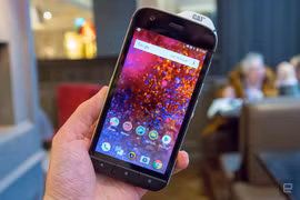 Mẫu điện thoại Cat S61. (Nguồn: Engadget)