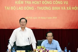 Bộ trưởng Bộ Lao động-Thương binh và Xã hội Đào Ngọc Dung phát biểu tại buổi làm việc. (Ảnh: Anh Tuấn/TTXVN)