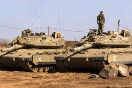 Xe tăng Israel ở khu vực biên giới Cao nguyên Golan. (Nguồn: AFP)