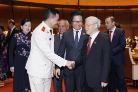 Hình ảnh lãnh đạo Đảng, Nhà nước gặp gỡ các đại biểu Quốc hội