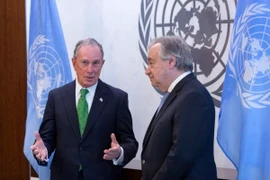 Cựu Thị trưởng New York Michael Bloomberg (ảnh, trái) được bổ nhiệm làm Đặc phái viên về khí hậu của Tổng thư ký Liên hợp quốc Antonio Guterres (ảnh, phải). (Nguồn: THX/TTXVN