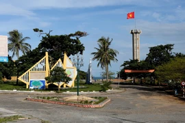 Cột cờ Tổ quốc cao 38,8 mét trên đảo Cồn Cỏ mới được khánh thành tháng 7/2017. (Ảnh: Ngọc Hà/TTXVN)