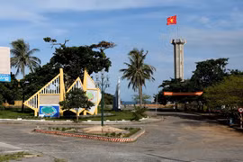 Cột cờ Tổ quốc cao 38,8 mét trên đảo Cồn Cỏ mới được khánh thành tháng 7/2017. (Ảnh: Ngọc Hà/TTXVN)