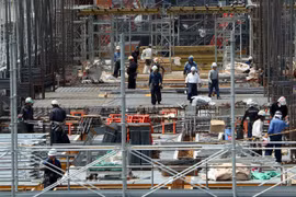 Một công trường xây dựng ở Tokyo. (Nguồn: AFP)
