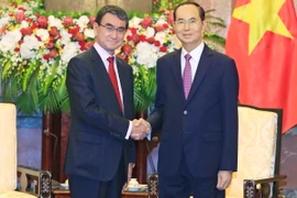 Chủ tịch nước Trần Đại Quang đã có buổi tiếp Bộ trưởng Ngoại giao Nhật Bản Taro Kono. (Ảnh: Nhan Sáng/TTXVN)