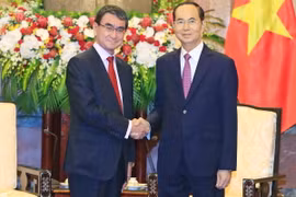 Chủ tịch nước Trần Đại Quang đã có buổi tiếp Bộ trưởng Ngoại giao Nhật Bản Taro Kono. (Ảnh: Nhan Sáng/TTXVN)