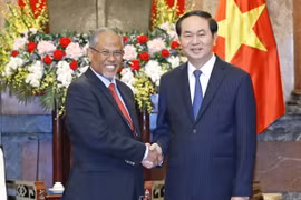 Chủ tịch nước Trần Đại Quang tiếp Bộ trưởng Bộ Tài nguyên và Môi trường Singapore Masagos Zulkifli. (Ảnh: Nhan Sáng/TTXVN)
