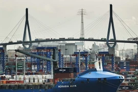 Cảng hàng hóa ở Hamburg, Đức. (Nguồn: EPA/TTXVN)