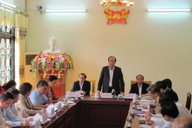 Bộ trưởng, Chủ nhiệm Văn phòng Chính phủ Mai Tiến Dũng phát biểu tại buổi tiếp dân thị trấn Thanh Lãng, huyện Bình Xuyên, Vĩnh Phúc. (Ảnh: Nguyễn Thảo/TTXVN)