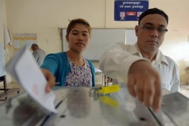 Cử tri Campuchia bỏ phiếu bầu Quốc hội khóa V. (Nguồn: AFP/TTXVN)