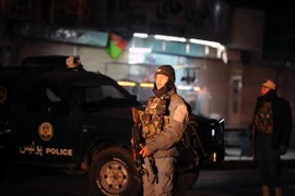 Cảnh sát Afghanistan gác tại hiện trường một vụ nổ tại Kandahar. (Nguồn: AFP/TTXVN)
