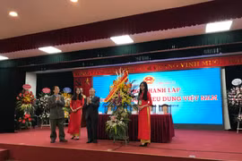 Ông Nguyễn Mạnh Hùng được bầu làm Trưởng Bộ phận Thường trực. (Ảnh: moit.gov.vn)