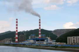 Nhà máy nhiệt điện Quảng Ninh công suất 1.200 MW. (Ảnh: TTXVN)