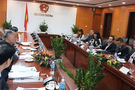 Thứ trưởng Trần Quốc Khánh làm việc với Đoàn doanh nghiệp cấp cao của Hội đồng Kinh doanh Hoa Kỳ - ASEAN. (Ảnh: moit.gov.vn)