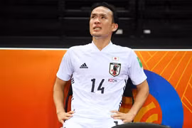 Cầu thủ tuyển futsal Nhật Bản rơi nước mắt khi bị Brazil loại ở vòng 1/8 của FIFA Futsal World Cup 2021. (Ảnh: Getty Images)