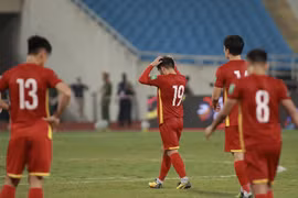 Cận cảnh tuyển Việt Nam thua Australia khi VAR không cho hưởng penalty