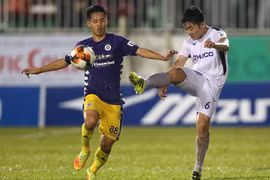 Hoàng Anh Gia Lai thua Hà NộI FC ở cả hai lần đối đầu vào mùa giải trước. (Ảnh: VPF) 