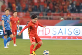 Quang Hải quyết định trở về thi đấu AFF Cup 2022 với đội tuyển Việt Nam dù đang có cơ hội ra sân nhiều hơn tại Pau FC. (Ảnh: PV/Vietnam+)